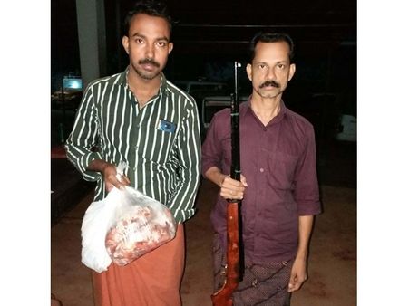 കൃഷിയിടത്തില്‍ നിന്നു പെണ്‍മയിലിനെ വെടിവച്ചു പിടിച്ച രണ്ടുപേര്‍ അറസ്റ്റില്‍