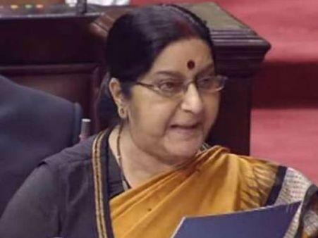 കുല്‍ഭൂഷന്റെ അമ്മയെയും ഭാര്യയെയും വിധവകളാക്കി ഇരുത്തി; സിന്ദൂരം മായ്ച്ചു, താലി ഊരിവാങ്ങി