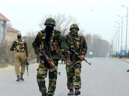 ജമ്മു-കശ്മീരിലെ സിആർപിഎഫ് ക്യാമ്പിനു നേരെ ഭീകരാക്രമണം; നാലു ജവന്മാർക്ക് വീരമൃത്യു