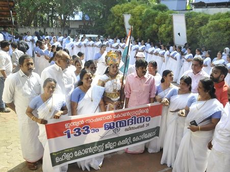 കിഫ്ബി കുപ്പയായി, കാരാട്ടിന്റെ എതിർപ്പ് മലയാളി ആയതിനാൽ; സിപിഎമ്മിനെ വിമർശിച്ച് ശങ്കരനാരായണൻ