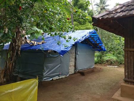 അന്‍വര്‍ എംഎല്‍എയുടെ നിയമലംഘനത്തിനെതിരെ പരാതി നല്‍കിയ വ്യക്തിയോട് എം.എല്‍.എയുടെ പ്രതികാര നടപടി, പരാതിക്കാരന്റെ എസ്റ്റേറ്റില്‍ ആദിവാസികളെകൊണ്ട് കുടില്‍കെട്ടിച്ചുവെന്ന് പോലീസില്‍ പരാതി