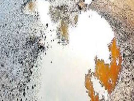 ജപ്പാൻ പദ്ധതി; ജല വിതരണക്കുഴൽ പൊട്ടി ദേശീയപാത തകര്‍ന്നു