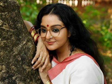 മലയാളികളുടെ പഴയ മഞ്ജു വാര്യര്‍ തന്നെയാണ് ഇന്നും! ഇനിയും തോല്‍പ്പിക്കാനാവില്ല ഈ സ്ത്രീ സൗന്ദര്യത്തെ!!