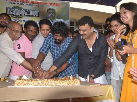 മമ്മൂട്ടി നായകനായ മാസ്റ്റർ പീസ് എന്ന സിനിമയുടെ വിജയാഘോഷവും താരങ്ങൾക്കും, അണിയറ പ്രവർത്തകർക്കുള്ള സ്വീകരണവും