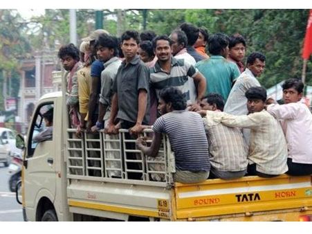 സൗജന്യ ഇന്‍ഷുറന്‍സും ഫ്‌ളാറ്റും ആനുകൂല്യങ്ങളും; കേരളം മറുനാടന്‍ തൊഴിലാളികളുടെ പറുദീസ