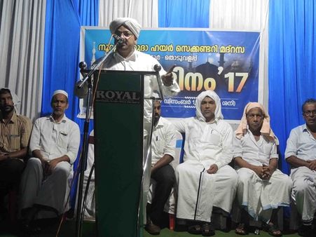 വര്‍ണ്ണാഭമായ ഘോഷയാത്രകള്‍; നാടെങ്ങും ആവേശമായി നബി ദിനാഘോഷം