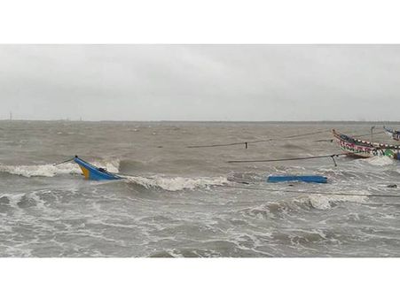 ഓഖി ചുഴലിക്കാറ്റ് : കോഴിക്കോട്ട് 24.87 കോടി രൂപയുടെ നഷ്ടം