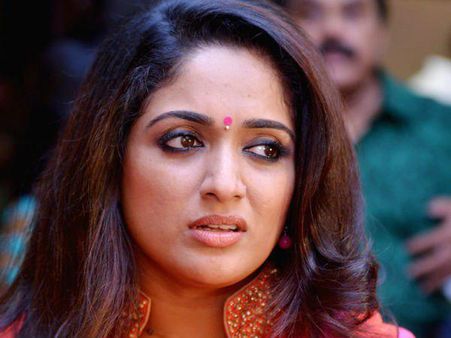 ആക്രമിക്കപ്പെട്ട നടിക്കെതിരെ കാവ്യ മാധവൻ; വിവരം അറിയുന്നത് റിമി വിളിച്ചപ്പോൾ, 'ആ' കാരണവും പുറത്ത്!