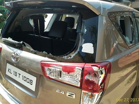 കാക്കുനിയിൽ മുസ്ലിം ലീഗ് അക്രമം: വഴിയാത്രക്കാർക്ക് പരിക്ക്