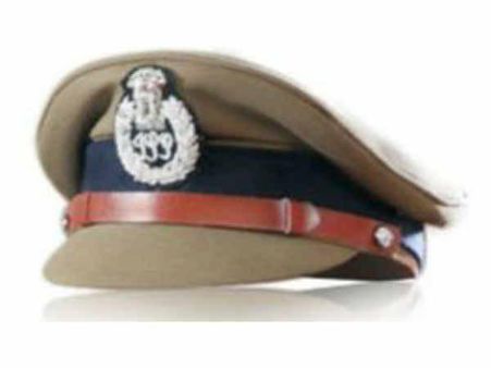 പോലീസ് പിന്തുടരുന്നതിനിടെ മണല്‍ പറമ്പിലിറക്കി; തിരികെ എടുപ്പിച്ച് കസ്റ്റഡിയിലെടുത്തു