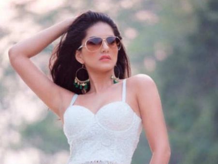 ആരാധകർക്ക് നിരാശ, പുതുവത്സര നൃത്ത പരിപാടി സണ്ണി ലിയോൺ പങ്കെടുക്കില്ല; താരത്തിന്റെ പ്രതികരണം ഇങ്ങനെ