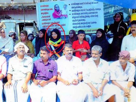 മകളെ ഭര്‍തൃവീട്ടില്‍വെച്ച് ആസൂത്രിതമായ കൊലപ്പെടുത്തി, കേസ് സിബിഐ അന്വേഷിക്കണമെന്നാവശ്യപ്പെട്ട് മാതാവ് പോലീസ് സ്റ്റേഷനു മുന്നില്‍ നിരാഹാരം തുടങ്ങി