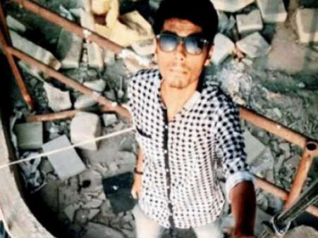 75 നിലയിൽ നിന്ന് സെൽഫി എടുത്തു; പുറകെ 17 കാരന് കിട്ടയത് ഉഗ്രൻ പണി...