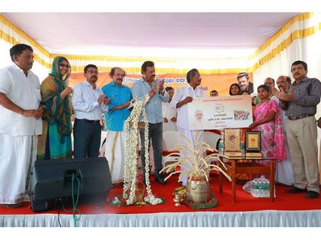 രാഷ്ട്രീയം മാറ്റിവച്ച് എല്ലാവർക്കും ഗ്യാസ് കണക്ഷൻ ലഭ്യമാക്കണം: സുരേഷ് ഗോപി എംപി