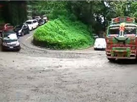 വയനാട് ചുരത്തിലെ വാഹന നിരോധനം: ഫേട്ടോസഹിതം വിവരം നല്‍കാം