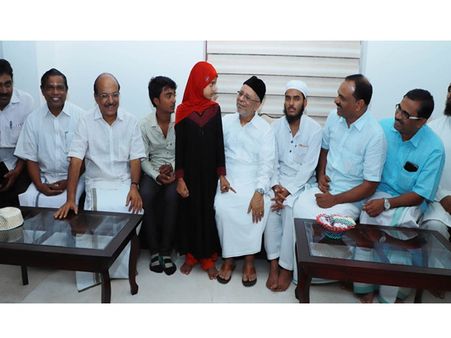 രാജസ്ഥാനില്‍ കൊല്ലപ്പെട്ട ഉമര്‍ ഖാന്റെ മക്കളും ഹരിയാനയില്‍ കൊല്ലപ്പെട്ട ജുനൈദിന്റെ സഹോദരനും പാണക്കാട് തങ്ങളെ കാണാനെത്തി, കുട്ടികളുടെ വിദ്യാഭ്യാസം ലീഗ് ഏറ്റെടുക്കും