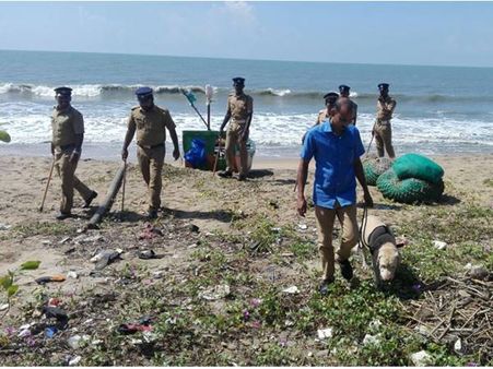 നബിദിന റാലി അക്രമത്തിന് പകരം വീട്ടാന്‍ ഉണ്യാല്‍കടപ്പുറത്ത് ആയുധങ്ങള്‍ സംഭരിച്ചതായി രഹസ്യവിവരം: പരിശോധന നടത്തി