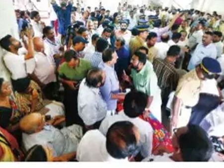 മിഠായിത്തെരുവ് ഉദ്ഘാടന സ്വാഗതസംഘം അലങ്കോലമാക്കാന്‍ വ്യാപാരികളുടെ ശ്രമം; എംകെ മുനീര്‍ എംഎല്‍എയ്ക്ക് ദേഹാസ്വാസ്ഥ്യം