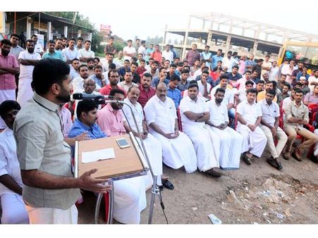 കോണ്‍ഗ്രസ് നേതാക്കള്‍ക്കെതിരെ വിടി ബല്‍റാം എംഎല്‍എ, കോണ്‍ഗ്രസ് നേതാക്കന്‍മാര്‍ അത് തിരുത്താന്‍ തയാറാവണമെന്ന്