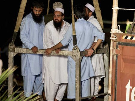 പാകിസ്താന്‍ ഹാഫിസ് സയീദിനെ വളര്‍ത്തുകയല്ല തളര്‍ത്തുകയാണ്: എല്ലാം ട്രംപിന് വേണ്ടിയോ!