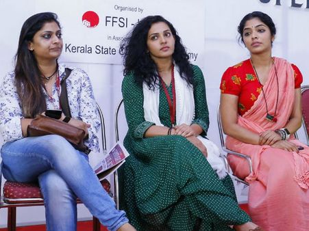 ഡബ്ല്യൂസിസി പിളർത്താൻ നടക്കുന്നവർ കണ്ടം വഴി ഓടട്ടെ.. വനിതാ കൂട്ടായ്മ ഒറ്റക്കെട്ടെന്ന് ബീന പോൾ