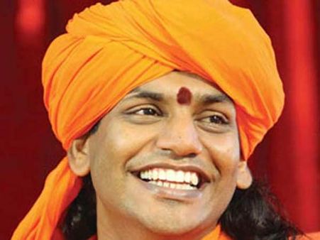 സ്വാമി നിത്യാനന്ദയെ അറസ്റ്റ് ചെയ്യാന്‍ ഹൈക്കോടതി; ശിഷ്യന്റെ ഫോണ്‍ പിടിച്ചെടുത്തു, നാടകീയ രംഗങ്ങള്‍