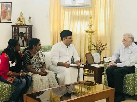 ശ്രീജിത്തിന്റെ അമ്മ ഗവര്‍ണറെ കണ്ടു; കൂടെ മുനവ്വറലി തങ്ങളും, ബുധനാഴ്ച വീണ്ടും കാണും