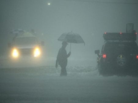 തണുത്ത് വിറച്ച് അമേരിക്ക.. ചരിത്രത്തിലെ ഏറ്റവും വലിയ തണുപ്പ്... വില്ലന്‍ മഞ്ഞുവീഴ്ചയും ശീതക്കാറ്റും!