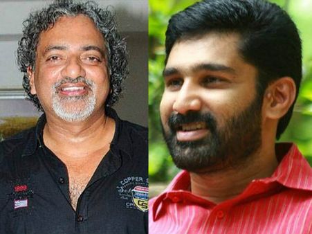 മഹാന്മാരുടെ അടിവസ്ത്രം തിരഞ്ഞ് സമയം കളയാതെ സ്വന്തം നേതാക്കളെ നന്നാക്കൂ.. ബൽറാമിനെതിരെ ജോയ് മാത്യു