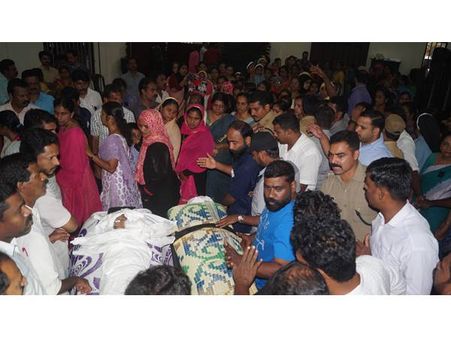 കുഞ്ഞുങ്ങളുടെ സകൂളിലേക്കുള്ള യാത്ര അന്ത്യയാത്രയായി; കണ്ണീര്‍ക്കടലായി മണിമൂളി