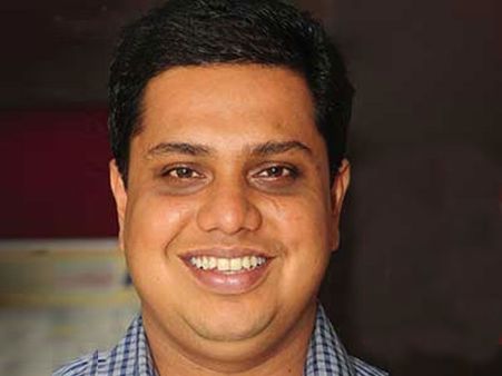 മുഖ്യമന്ത്രി എങ്ങനെ നടക്കണം എന്ത് കഴിക്കണം എന്ന് തീരുമാനിക്കേണ്ടത് നിങ്ങളല്ല! ഉരുണ്ടുകളിച്ച് ഷംസീർ