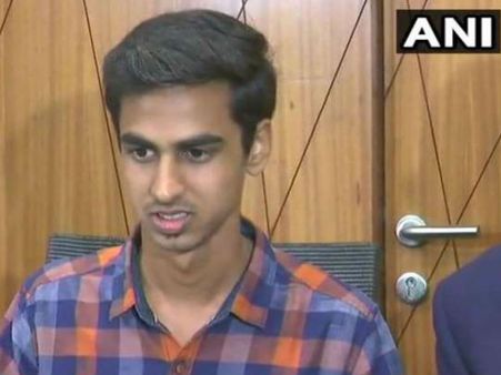 ജസ്റ്റിസ് ലോയയുടെ മരണത്തിൽ സംശയമില്ലെന്ന് മകൻ; ദയവ് ചെയ്ത് ‍ഞങ്ങളെ ശല്യപ്പെടുത്തരുത്...