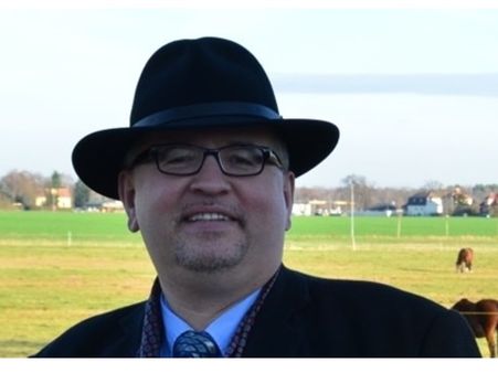 ജര്‍മനിയില്‍ പുതിയ വിവാദം; മുസ്ലിം വിരുദ്ധ തീവ്രവലതുപക്ഷ പാര്‍ട്ടി നേതാവ് ഇസ്ലാം സ്വീകരിച്ചു!