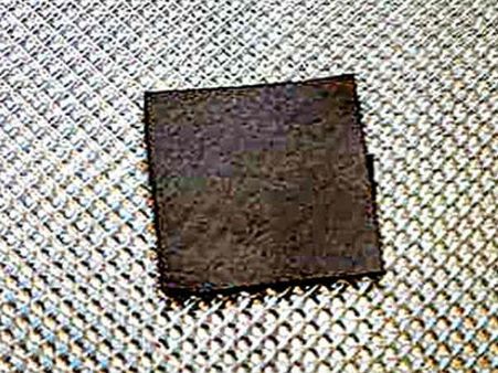 വീടുകളിലെ കറുത്ത സ്റ്റിക്കറിന് പിന്നിൽ സിസിടിവി കച്ചവടക്കാരോ? സ്റ്റിക്കർ പതിവെന്ന് ഗ്ലാസ് വ്യാപാരികൾ