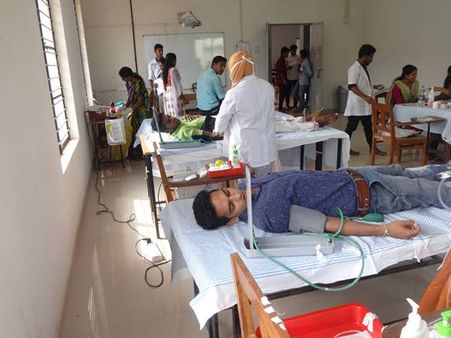 ഇത്രേ ഉള്ളൂ നമ്മള്‍.. അവയവങ്ങള്‍ പ്രദര്‍ശിപ്പിച്ച് ഫിസിക്കല്‍ എജ്യുക്കേഷന്‍ കോളെജ്