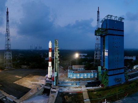 ബഹിരാകാശത്ത് ഇന്ത്യന്‍ സെഞ്ചുറി തികഞ്ഞു 31 ഉപഗ്രഹങ്ങളുമായി കാര്‍ട്ടോസാറ്റ് 2 കുതിച്ചുയര്‍ന്നു