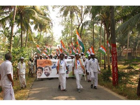 ദുരന്തം ഇരു ഭരണങ്ങളുമെന്ന് എഐസിസി സെക്രട്ടറി; ടി സിദ്ദിഖ് നയിച്ച കടലിരമ്പം യാത്രയ്ക്ക് സമാപനം