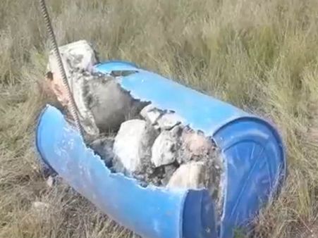 വീപ്പയ്ക്കുള്ളിലെ അസ്ഥികൂടം 30 വയസുള്ള യുവതിയുടേത്! കാണാതായ സ്ത്രീകളുടെ വിവരങ്ങൾ ശേഖരിക്കുന്നു...