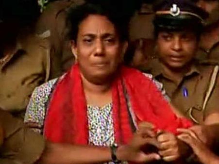 കോടതി മുറിയിൽ ജയ കുഴഞ്ഞു വീണു! പോലീസ് മർദിച്ചെന്നു പരാതി, കോടതിയിൽ നടന്നതിങ്ങനെ....