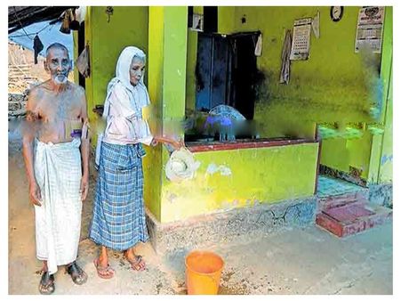 കുടിവെളളമില്ല; പഞ്ചായത്ത് അധികൃതരുടെ കനിവു തേടി രണ്ടു നിര്‍ധന കുടുംബങ്ങള്‍