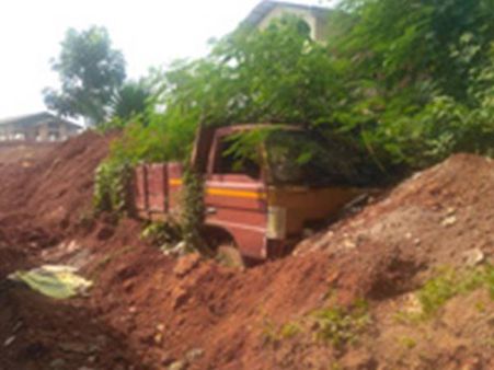 മിനി സിവില്‍ സ്റ്റേഷന്‍ പരിസരത്ത് വണ്ടികള്‍ നശിക്കുന്നു