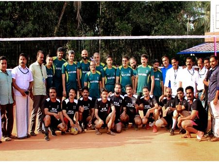 കുറ്റ്യാടിയില്‍ ആഘോഷമായി സെലിബ്രിറ്റി വോളി; ഹര്‍ഷാരവം മുഴക്കി കാണികള്‍