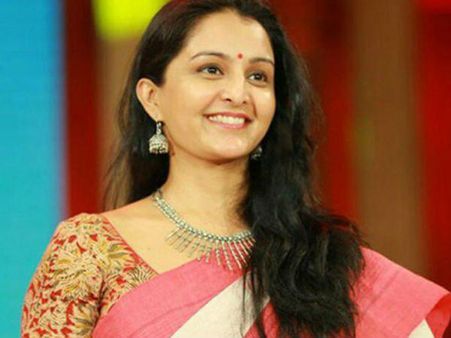 മഞ്ജുവാര്യര്‍ ന്യൂസ് മേക്കര്‍: വായനക്കാര്‍ വോട്ട് ചെയ്തത് നായികാ വസന്തത്തിന്, അര്‍ഹിച്ച അംഗീകാരം