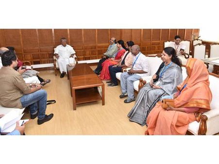 ലോക കേരള സഭ പ്രവാസികള്‍ക്കൊപ്പം നാടുണ്ട് എന്ന പ്രഖ്യാപനം: മുഖ്യമന്ത്രി