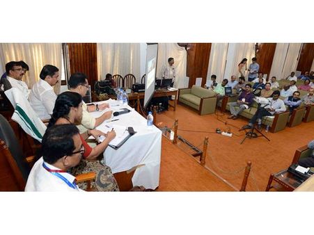 ഉപരി പഠനത്തിന് വിദേശത്ത് പോകുന്നവര്‍ക്കായി പ്രത്യേക ഗൈഡന്‍സ് സെന്റര്‍ വേണം