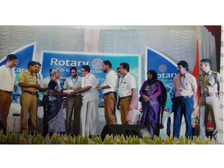 കാന്‍സര്‍ രോഗികള്‍ക്ക് ആശ്വാസമേകി കുറ്റ്യാടി റോട്ടറി ക്ലബ്ബ്