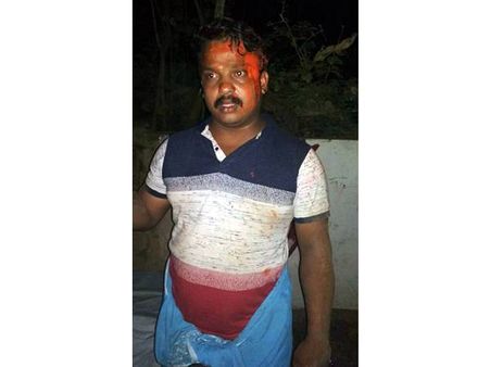 മലപ്പുറം താനൂരില്‍ ആര്‍എസ്എസ് അതിക്രമം, ഡിവൈഎഫ്ഐ പ്രവര്‍ത്തകനെ മര്‍ദ്ദിച്ച് ദേഹത്ത് കാവി പെയിന്റൊഴിച്ചു