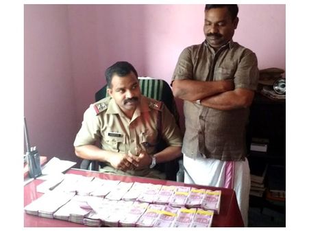 തിരൂരിൽ കുഴൽപ്പണവേട്ട; 44 ലക്ഷംരൂപയുടെ കുഴല്‍പണവുമായി വേങ്ങര സ്വദേശി അറസ്റ്റില്‍