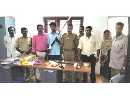 തോക്കും തിരകളും മാന്‍കൊമ്പും കണ്ടെടുത്ത സംഭവം പോലീസ് അന്വേഷണം ഊര്‍ജ്ജിതമാക്കി