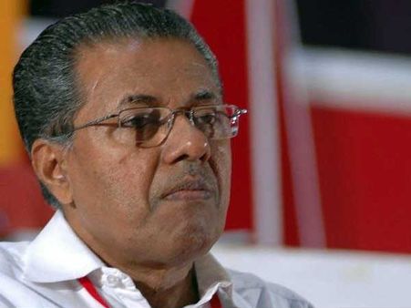 ന്യായീകരിച്ച് മതിയായി, വിവാദ ആകാശയാത്രയില്‍ മുഖ്യമന്ത്രി കുടുങ്ങിയോ?